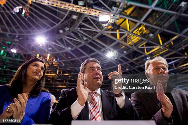 Buendnis 90/Die Gruenen co-chancellor candidate Katrin Goering-Eckardt, guest speaker SPD Chairman Sigmar Gabriel and German Greens Party...