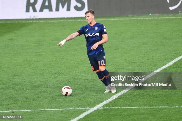 Eden Karzev of Basaksehir FK controls the ball during the Turkish Super League match between Istanbulspor and Basaksehir FK at Esenyurt Necmi...