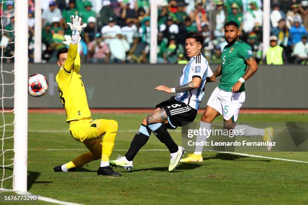 Enzo Fernandez of Argentina scores the first goal of his team during a FIFA World Cup 2026 Qualifier match between Bolivia and Argentina at Hernando...