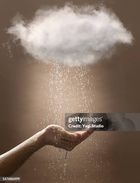 Framing Getting Rained On 5,333 Getting Caught In The Rain Stock Photos, High-Res Pictures, and ...