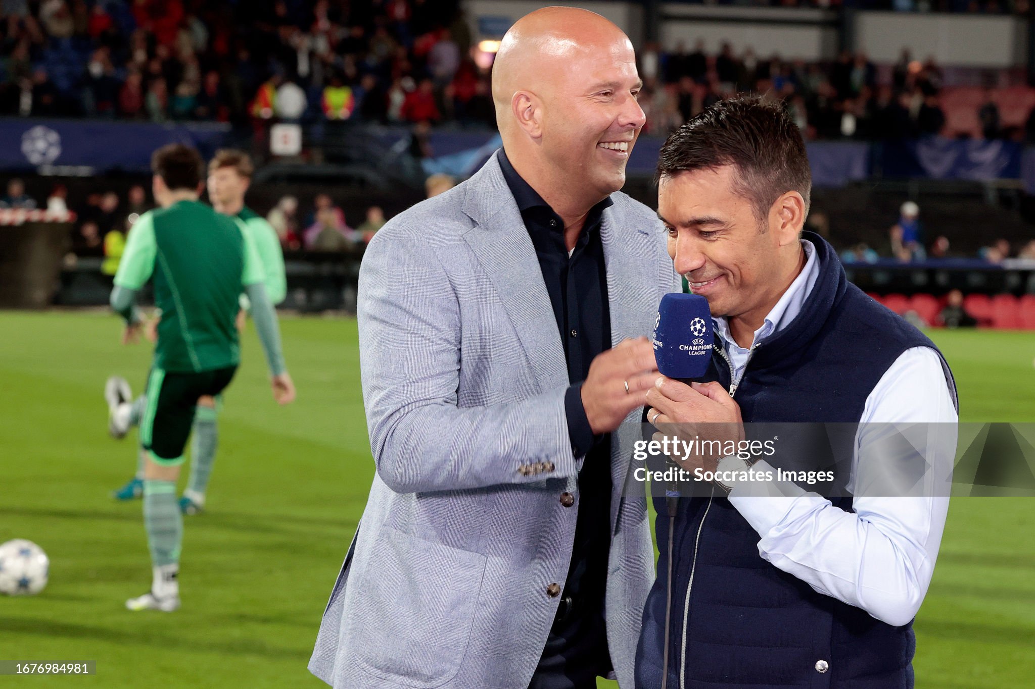 Liverpool confirm: Van Bronckhorst replaces Heitinga