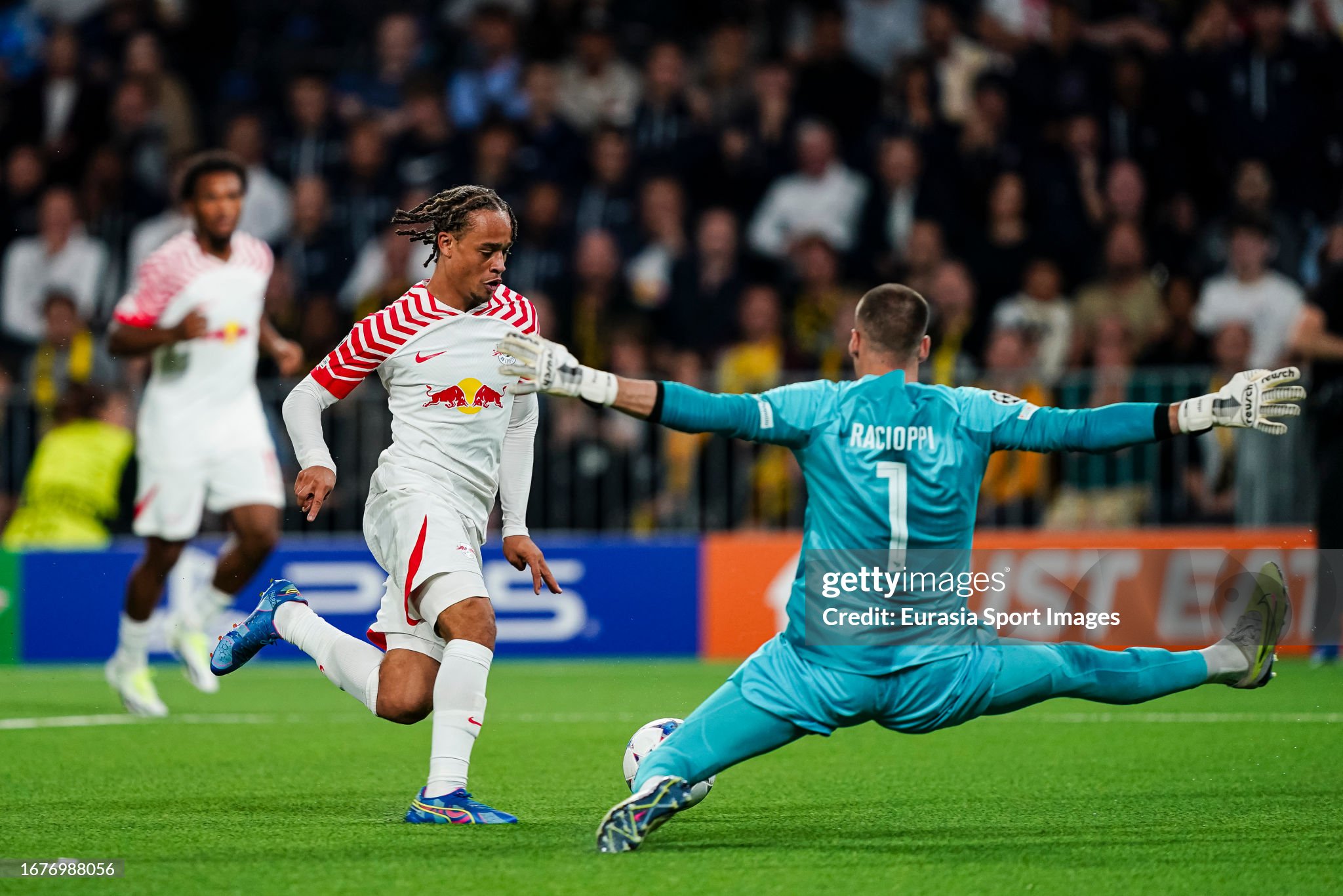 Simons crowns Champions League debut with award