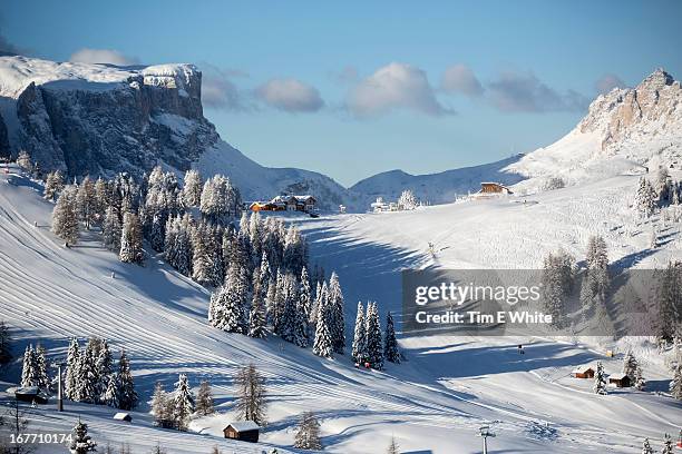 the mountains of alta badia, italian alps, italy - alta badia - fotografias e filmes do acervo