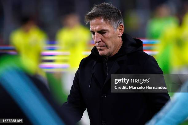 Eduardo Berizzo head coach of Chile looks on after a FIFA World Cup 2026 Qualifier match between Chile and Colombia at Estadio Monumental David...