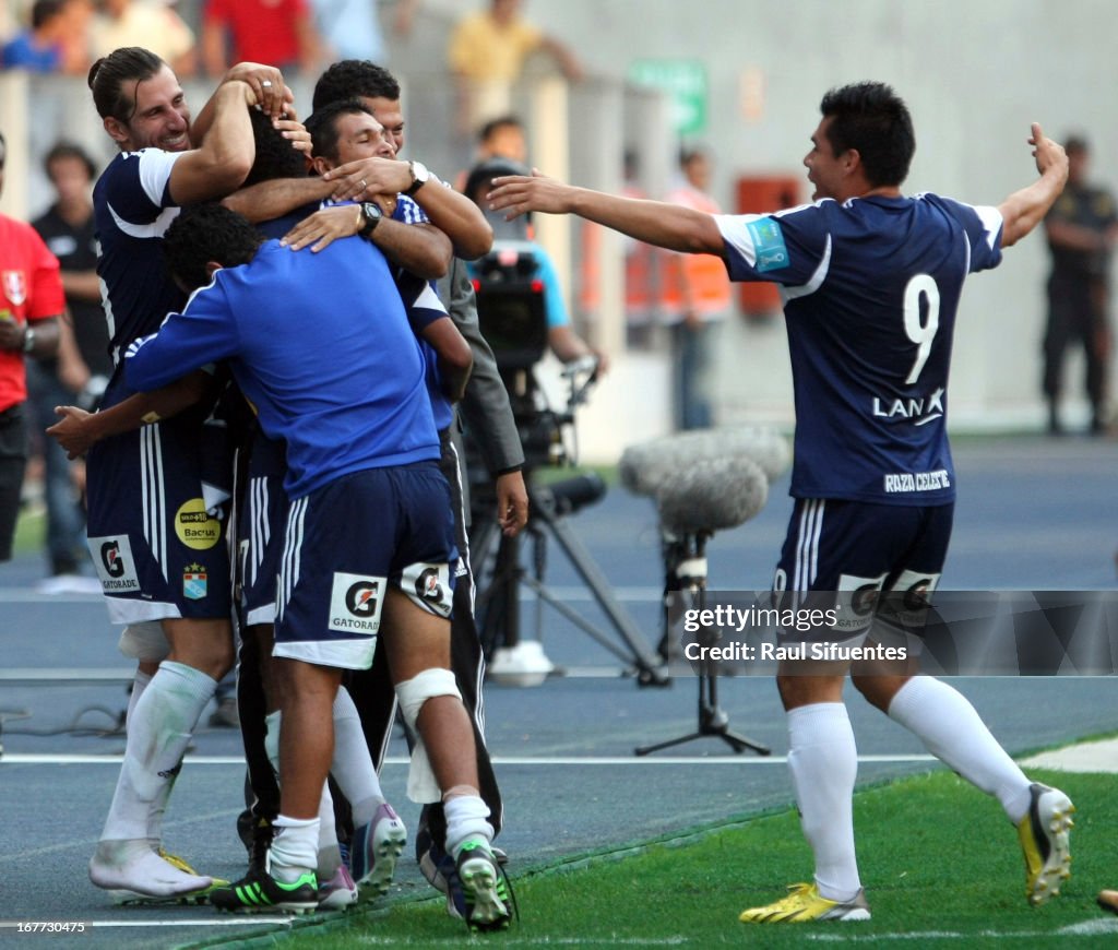 Sporting Cristal v Universitario - Torneo Descentralizado 2013