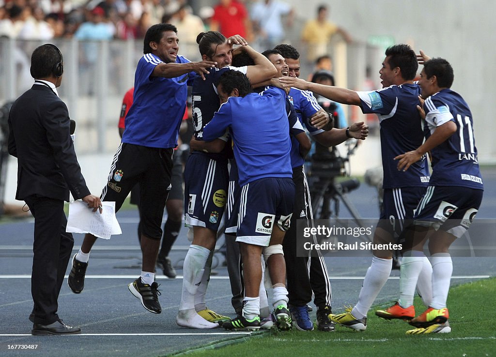 Sporting Cristal v Universitario - Torneo Descentralizado 2013