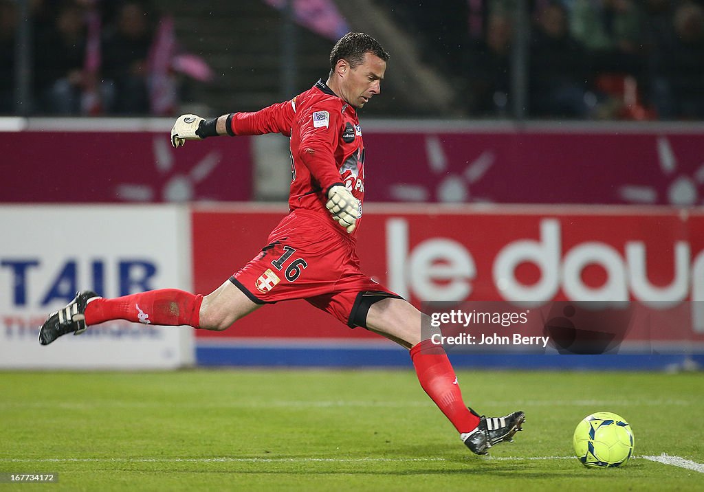 Evian Thonon Gaillard FC v Paris Saint-Germain FC - Ligue 1