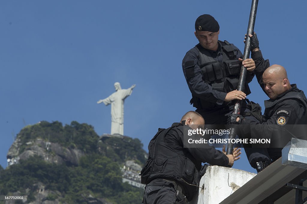 BRAZIL-CRIME-DRUGS-POLICE-FBL-WC2014-OLY-2016-SECURITY