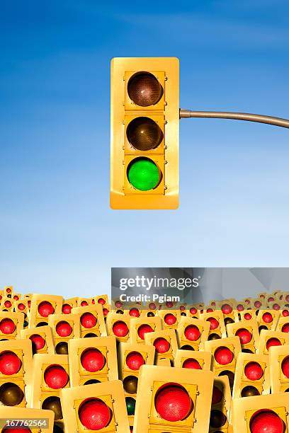 traffic light green go signal concept - go single word stock pictures, royalty-free photos & images