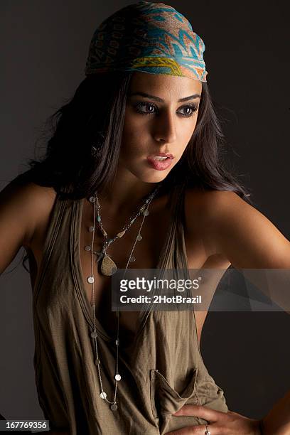 hermosa joven mujer exótica - hot indian model fotografías e imágenes de stock