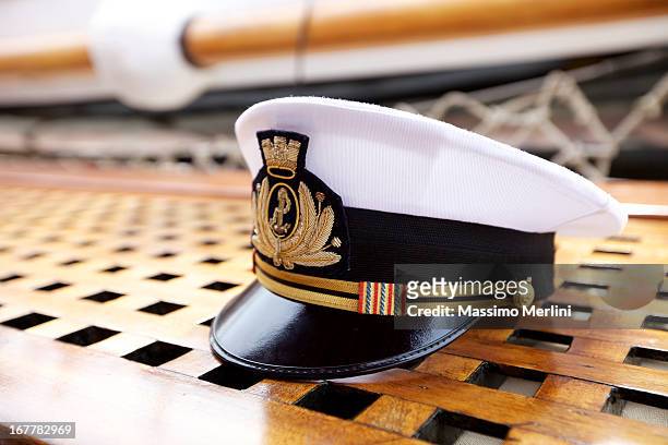 316 Captain Sailor Hat Photos and Premium High Res Pictures - Getty Images