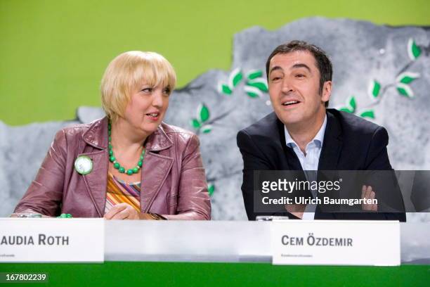 Claudia Roth, Chairwoman of the green political party 'Alliance '90/The Greens', and Cem Oezdemir, Federal Party Chairman of Buendnis 90 / Die...
