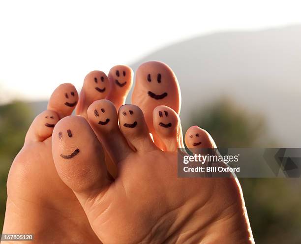 happy feet - podiatrist stockfoto's en -beelden