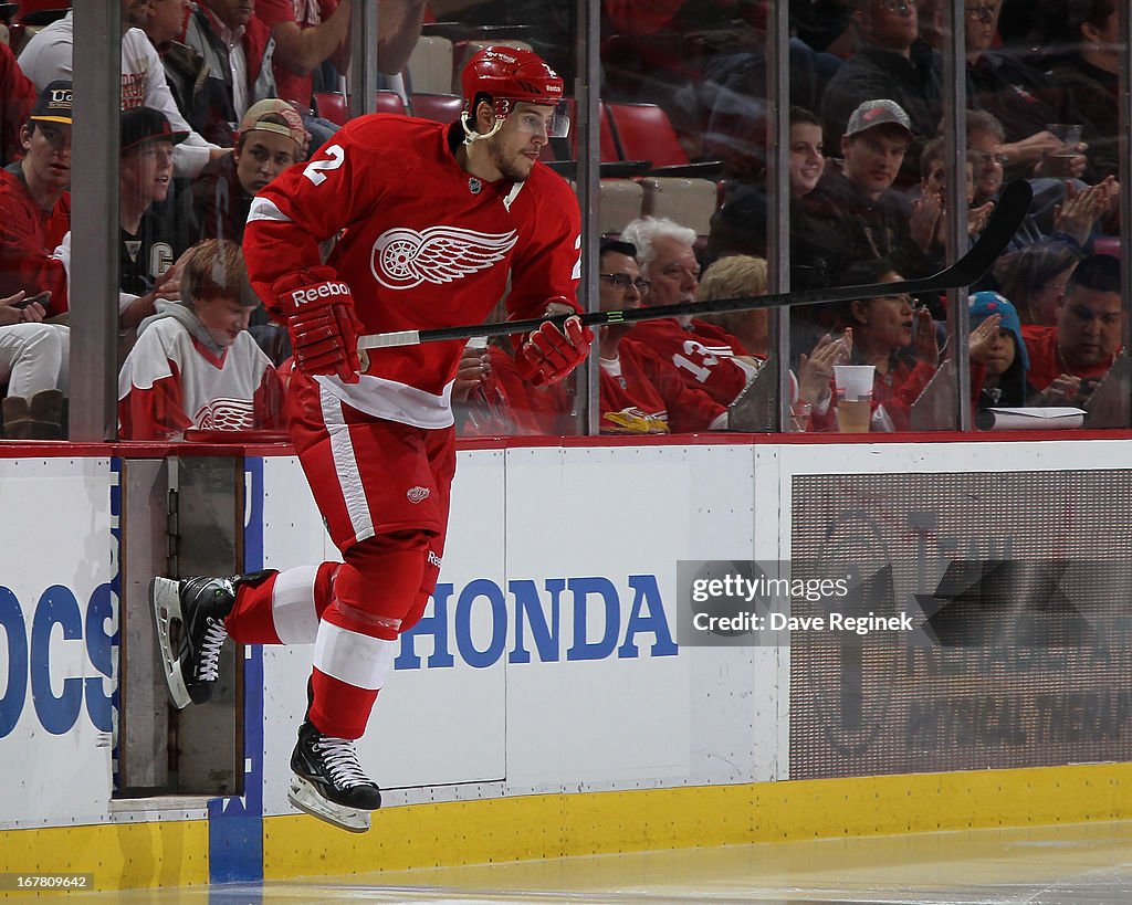 Los Angeles Kings v Detroit Red Wings