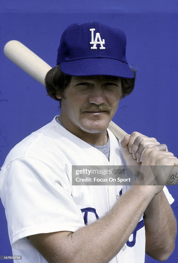 Doge Riz Johnny Oates of the Los Angeles Dodgers poses for this portrait... News ...