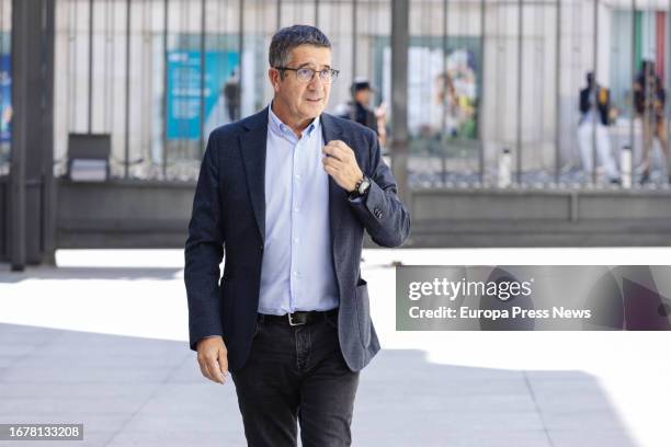 The PSOE spokesman in Congress, Patxi Lopez, before giving statements to the media, in the courtyard of the Congress of Deputies, on 13 September,...