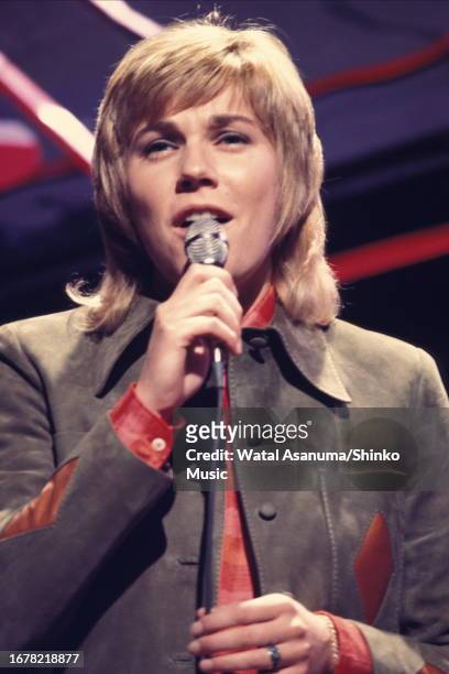 Canadian pop singer Anne Murray on BBC TV show 'Top Of The Pops', London, UK, 19th September 1972.