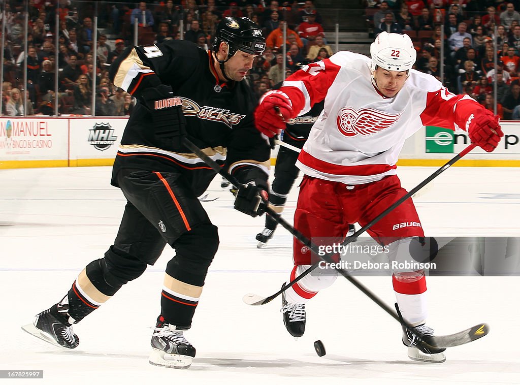 Detroit Red Wings v Anaheim Ducks - Game One