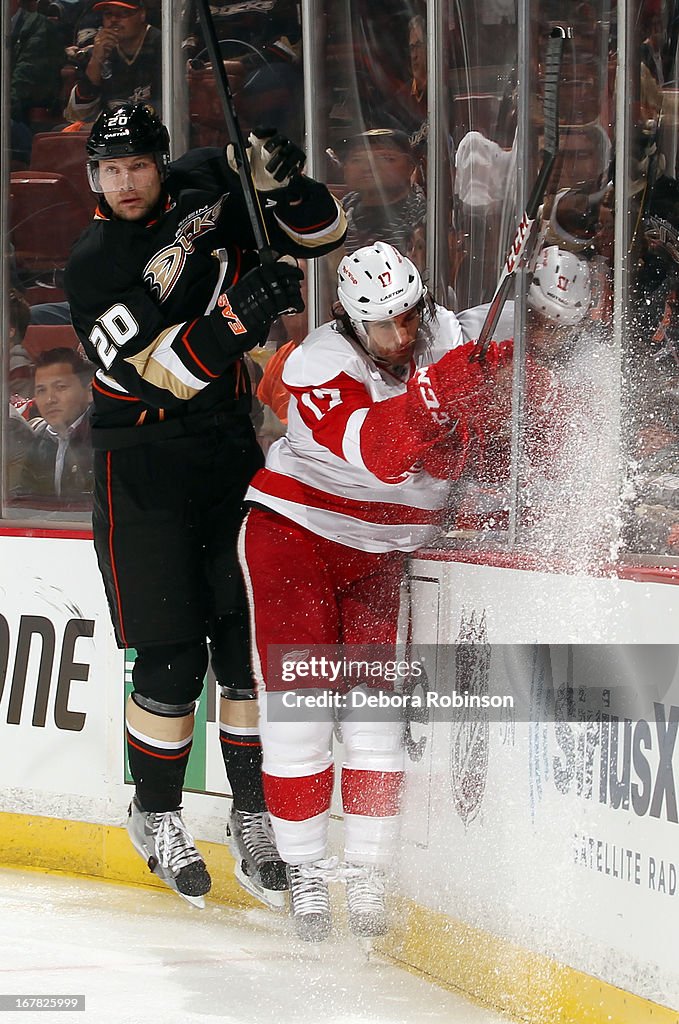Detroit Red Wings v Anaheim Ducks - Game One