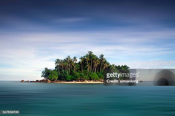 lonely island - insel stock-fotos und bilder