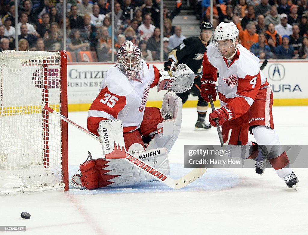 Detroit Red Wings v Anaheim Ducks - Game One