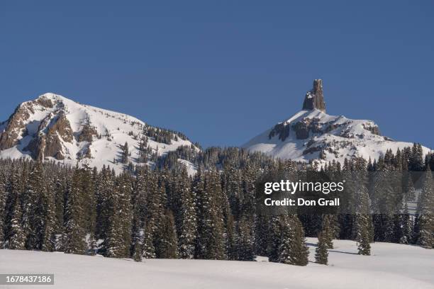 fresh spring snowfall - san miguel range stockfoto's en -beelden