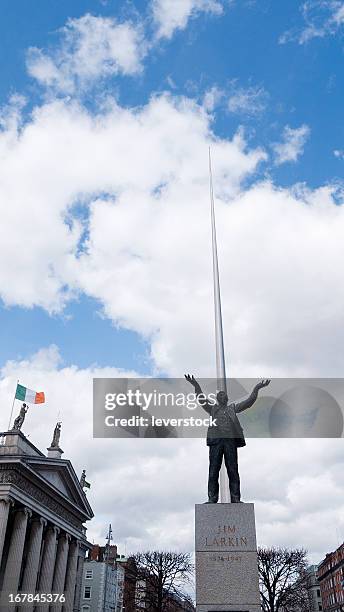 jim larkin statute, the spire, gpo, dublin. - dublin statue stock pictures, royalty-free photos & images