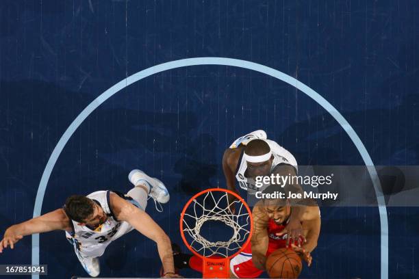 Ryan Hollins of the Los Angeles Clippers drives to the basket against the Memphis Grizzlies in Game Four of the Western Conference Quarterfinals...