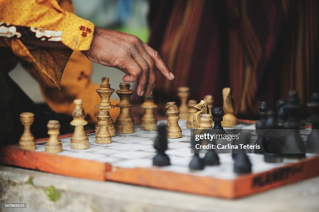 Making a chess move