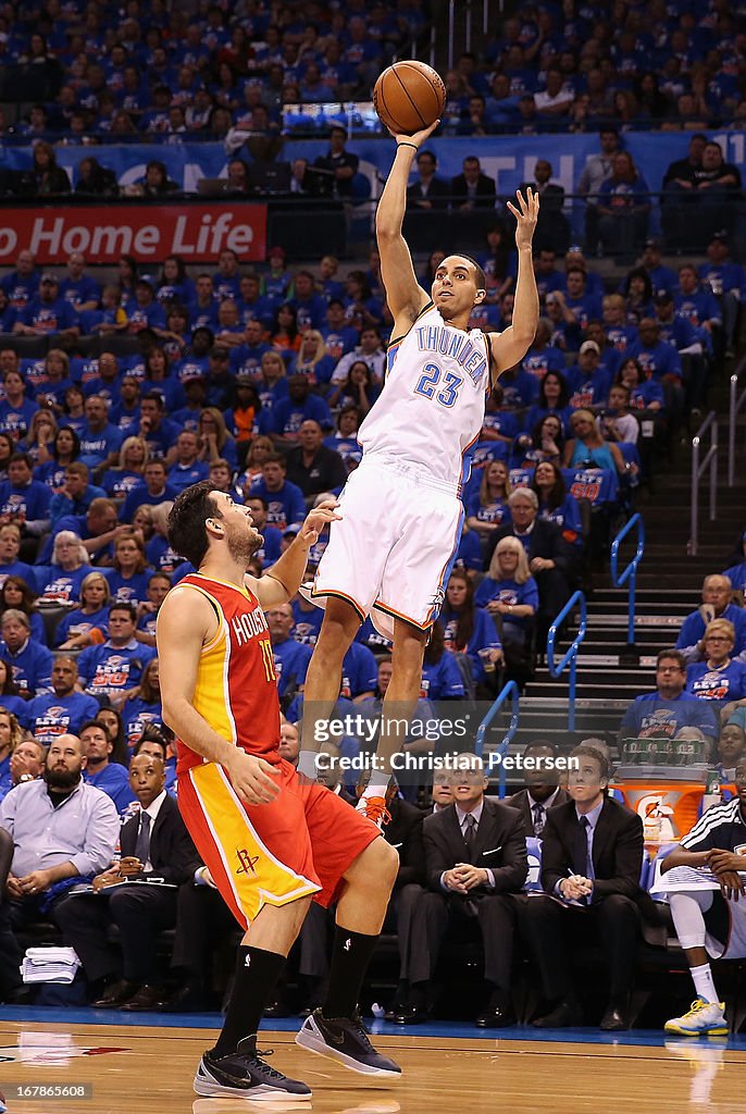 Kevin Martin Rockets Kevin Martin of the Oklahoma City Thunder puts up a shot over Carlos ...
