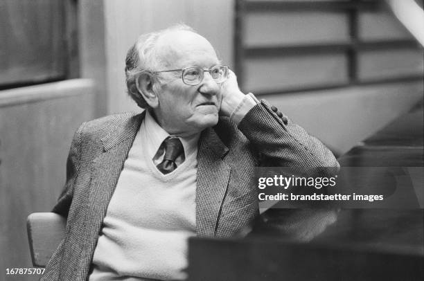 The Austrian-American psychologist Ernest Dichter. Vienna. 1987. Photograph by Nora Schuster. Der österreichisch-amerikanische Psychologe und...