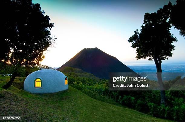 cabin, cerro verde national park, el salvador - el salvador - fotografias e filmes do acervo