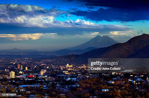 san salvador, el salvador - san salvador el salvador fotografías e imágenes de stock