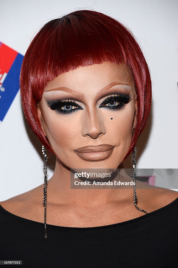 Raven Drag Queen Drag queen Raven arrives at "Rupaul's Drag Race" Season 5 Finale