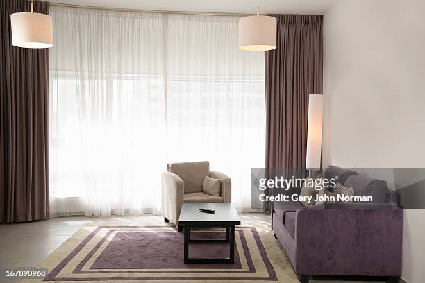 empty hotel suite - curtain foto e immagini stock