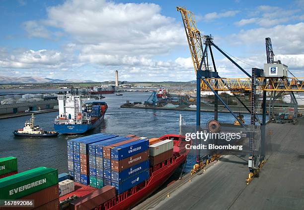 Front Loader Container Terminals 1,500 Front Load Container Stock Photos, High-Res Pictures, and Images ...