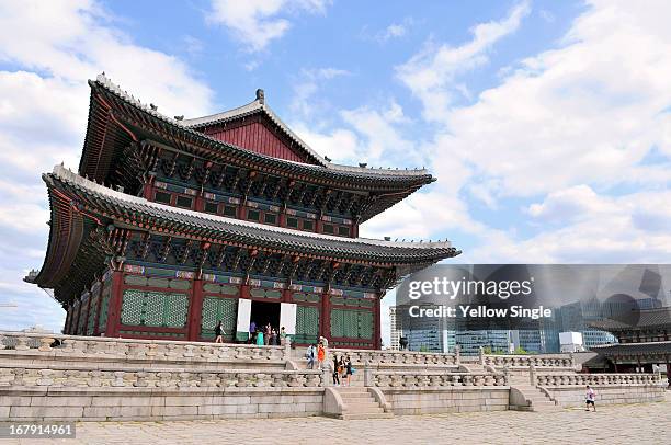 deoksugung imperial palace - 徳寿宮 ストックフォトと画像