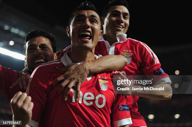 Oscar Cardozo celebrates his winning goal for Benfica during the UEFA Europa League semi final second leg match between SL Benfica and Fenerbahce SK...