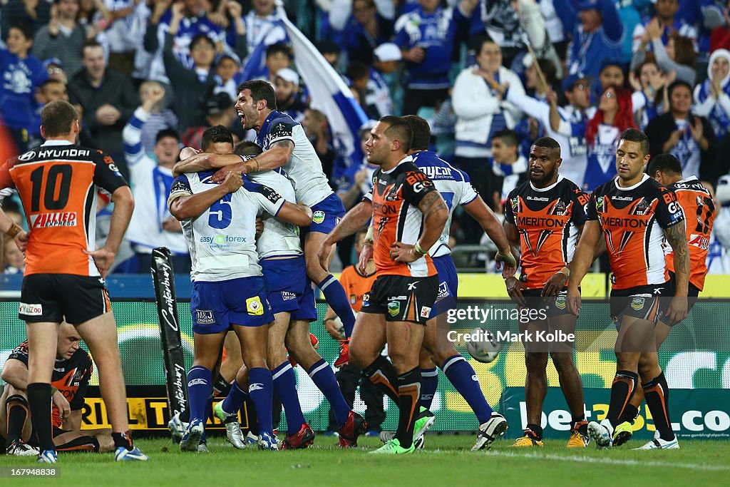 NRL Rd 8 - Bulldogs v Wests Tigers