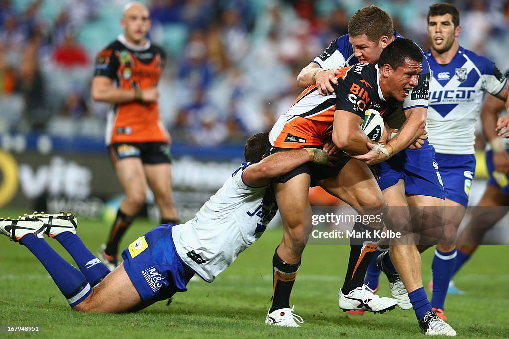 NRL Rd 8 - Bulldogs v Wests Tigers