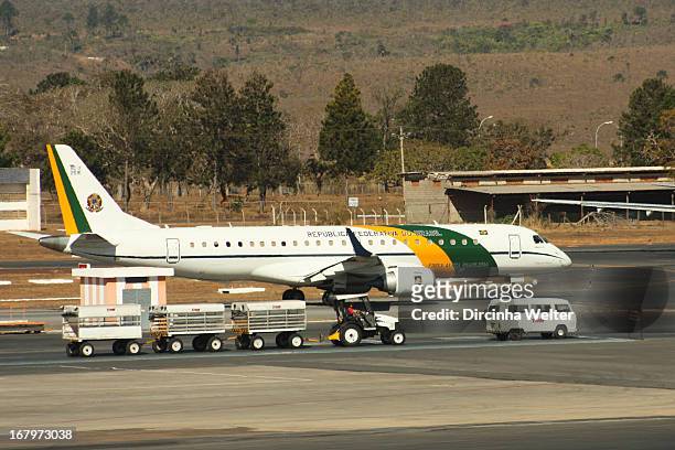 Brazilian presidential airplane, taxiing in Brasília International Airport. Avião presidencial brasileiro A319.