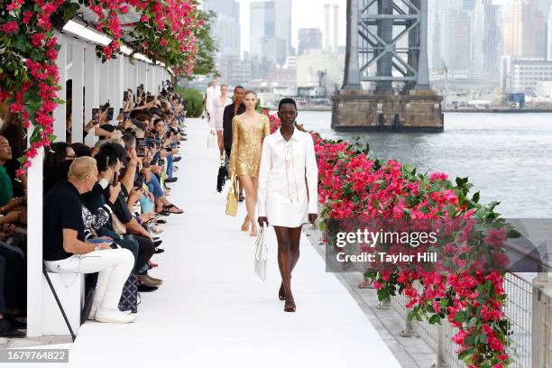 Foto: Semana de Moda de Nova York: vestido romântico na versão de Michael  Kors - Purepeople