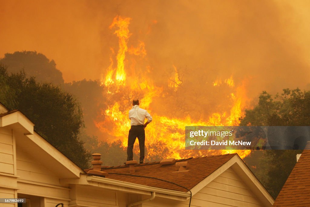 Springs Fire In Southern California Gains Strength, Continues To Threaten Homes