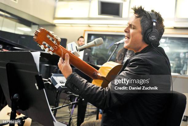 Spanish singer/songwriter Alejandro Sanz visits the SiriusXM studios for "SiriusXM's ICONOS" on May 3, 2013 in New York City.