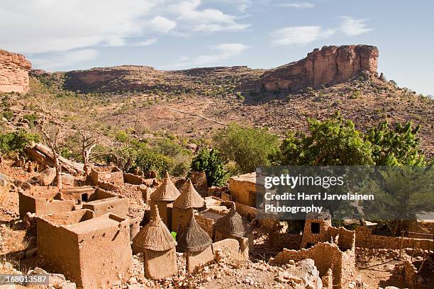 the dogon village banana, dogon country, mali. - dogon stock pictures, royalty-free photos & images