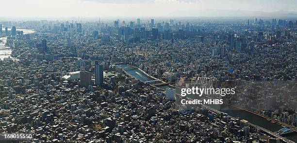 on top of tokyo city! - ueno tokio stockfoto's en -beelden