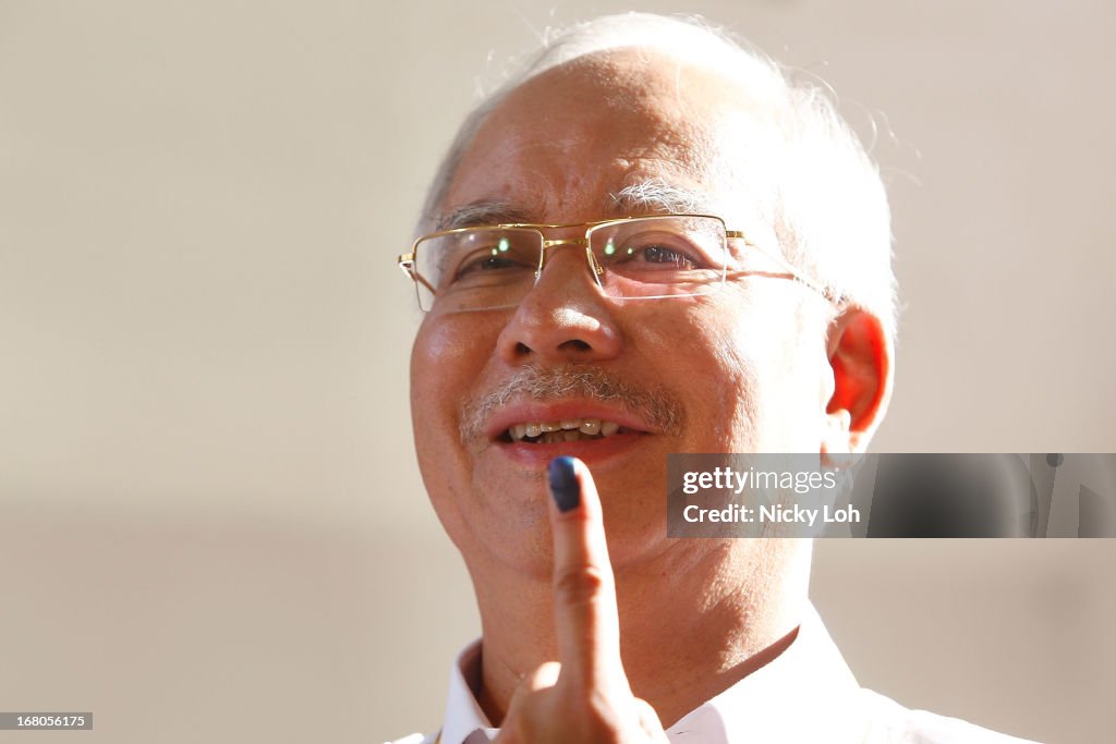 Malaysian's Await Results Of 13th General Election