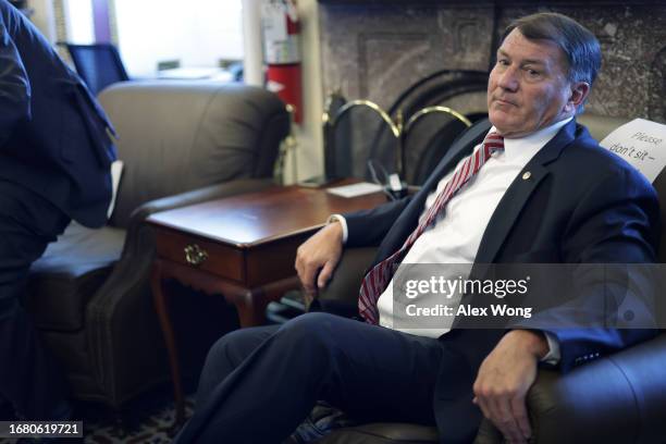 Michael Rounds 4,947 Mike Rounds Photos & High Res Pictures - Getty Images