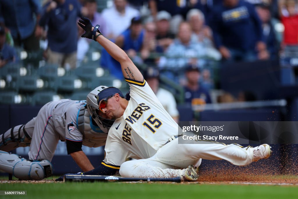 Miami Marlins v Milwaukee Brewers