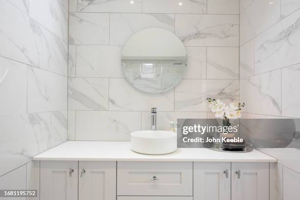 property interiors - vanidad fotografías e imágenes de stock